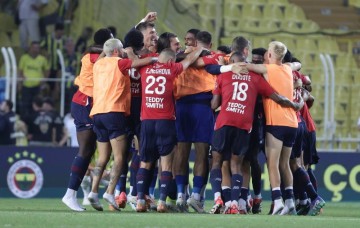 欧冠回顾:仁仰马翻!惨案制造机齐翻车,尤文大逆转,阶段赛终于有看头了