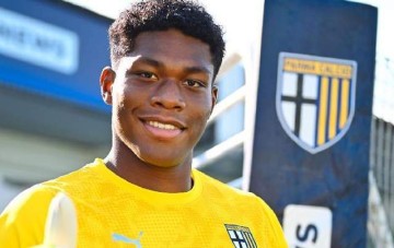 酸了!日本国门铃木彩艳意甲扑出点球:获全场最高的9.4分!