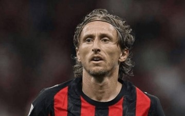 罗马诺：整个米兰都希望魔笛再留队一年，欧冠资格成关键因素