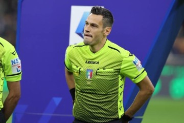 利物浦vs马竞裁判组:主裁意大利人马里亚尼,四官马尔切纳罗