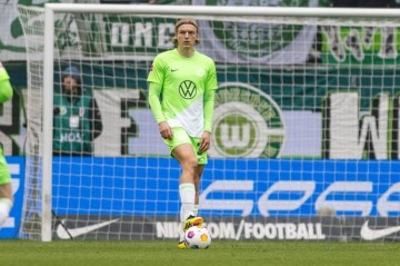 记者:沃尔夫斯堡后卫博瑙接受利兹联体检,转会费600万欧